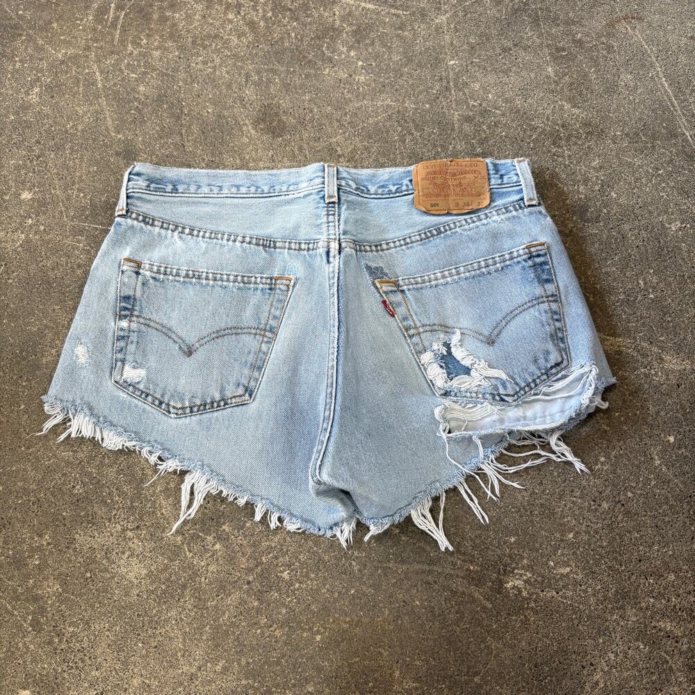 Vintage Levi's 501 Cut Off Shorts Womens 34 Blue Distressed Denim 2" Butt Rip